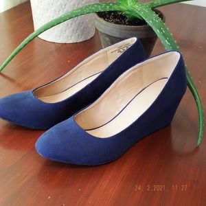 Covington wedge heel shoes